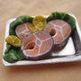 1/12 MINIATURE - vassoio con salmone - salmon tray with lemon and salad