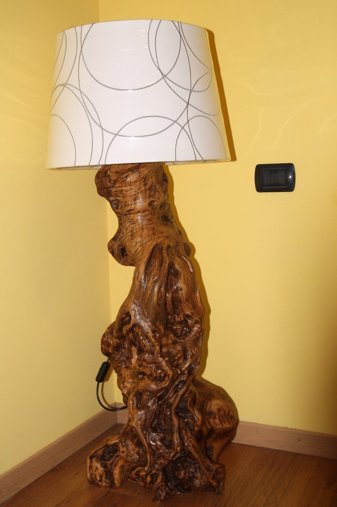 Croce In Legno Ulivo Con Inserti In Resina Colata