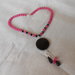 Collana fatta a mano con pietre dure  rosa e nere e grosso centrale rotondo in agata nera, idea regalo.