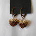 Orecchini fatti a mano in bronzo e cuore di strass bianco  marrone , idea regalo  per S. valentino .
