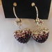 Orecchini pendenti fatti a mano con cuore di strass viola bianchi ,idea regalo per S. Valentino.