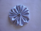 Yo-yo circolare (diametro 6 cm) di stoffa color grigio perla