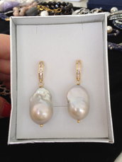 orecchini di perle scaramazze grigie con monachella argento