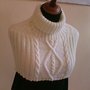 Shrug-scarf-capelet-mini-poncho-mangolia-white