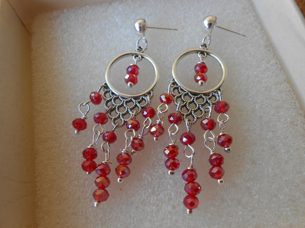 Orecchini Pendenti A Cuore In Argento 925 Con Cristalli Rossi - LILLY MARIE