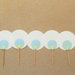 10 Cupcake-Topper personalizzabili: stuzzicadenti decorati sul celeste per compleanni (uguali tra loro)