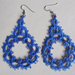 Orecchini pendenti azzurri con perline trasparenti fatti a mano a chiacchierino