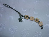 strap-phone con lettere dadi legno "NICO"
