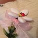 Margherita con confetti rivestiti di tulle bianco ,fatta a mano