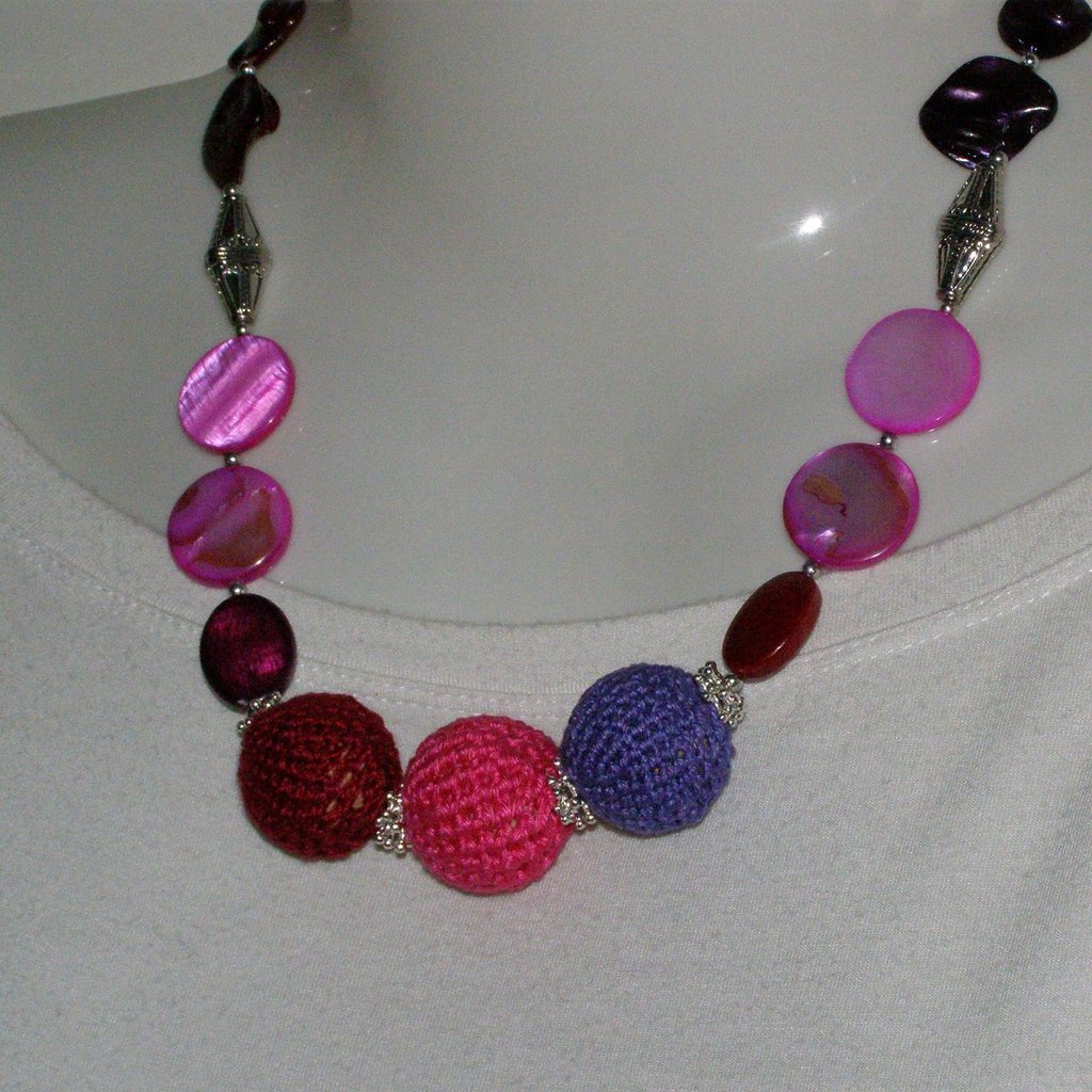 Avalaya Collana lunga con perline di vetro prugna con nappa di seta viola, lunghezza 82 cm, nappa 12 cm, Misura unica, Vetro