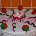 Copri torta rivestito e decorato con pannolenci - Panna e fragole