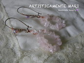 ORECCHINI gemme di quarzo rosa, cristallo e filo di rame lavorato tecnica wire
