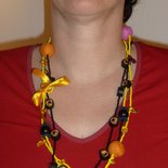 Avalaya Collana lunga multifilo con perline di vetro rosa e