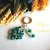 Anello regolabile con pendenti verde smeraldo cuore e barretta San Valentino