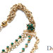 Piccole perle verdi  in una collana con multifili dorata