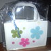 borsa donna feltro colore bianco con applicazioni fiori e bottoni