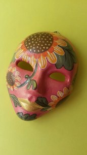 maschere di gesso decorate