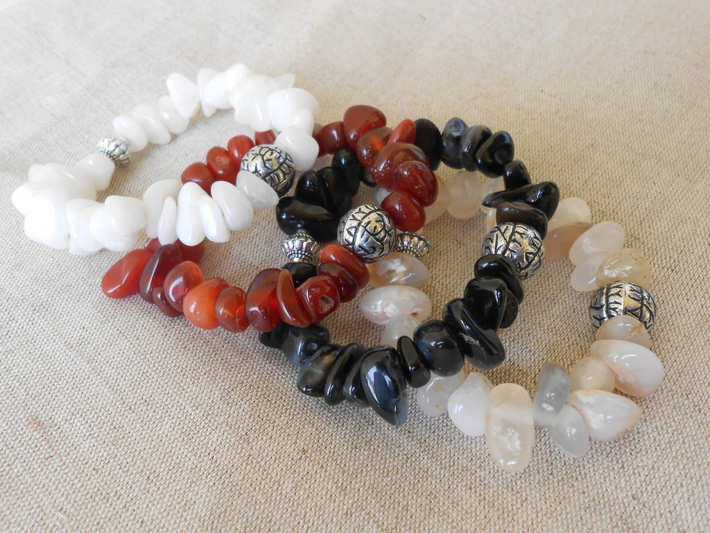 LPBeads Bracciale Elastico Fatto A Mano Con Pietre Di Ematite Naturali Rivestite Arcobaleno, Perle 4mm, Regalo Unisex
