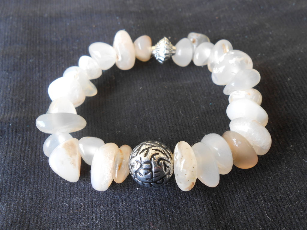 Bracciale elastico fatto a mano con pietre preziose