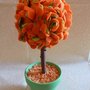 Piantina fiorita in feltro con vaso di ceramica decorato