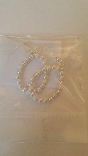 Orecchini perle di vetro bianche e diamantate