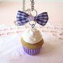 Collana cupcake in fimo nero o lilla con fiocco scozzese