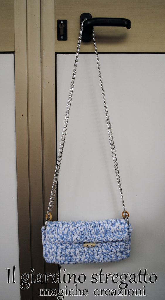 Pochette azzurra Newtone