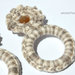 Orecchini  Sabbia  - a clips uncinetto multicolore e bottoncino madreperlato