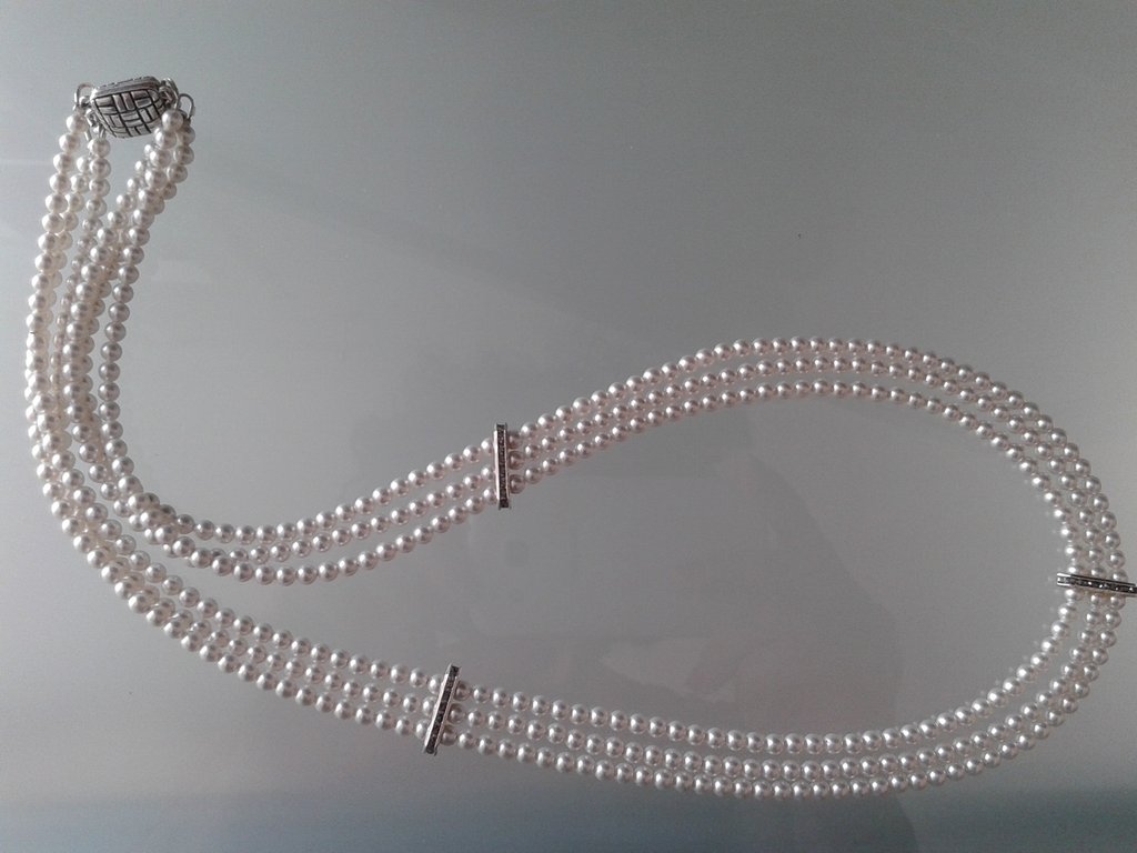 Collana Lunga Multistrato In Perline Bianche Sintetiche – Elegante E Versatile, Perfetta Da Indossare Sopra Maglioni