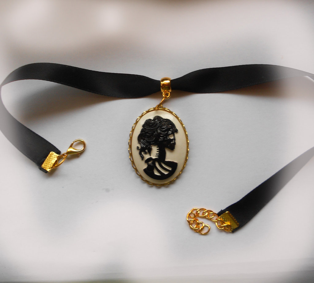 Collana Girocollo Choker Con Ciondolo Teschio In Velluto Nero &ndash; Donna