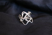 Anello "Medusa" realizzato in argento battuto