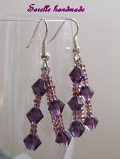 Orecchini con perle di vetro viola
