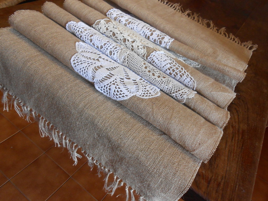 Runner Da Tavolo In Iuta Con Pizzo 36 Cm X 5 Metri, Naturale, Per Matrimoni E Battesimi