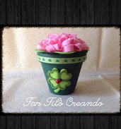 Piantina fiorita in feltro rosa e vaso verde in ceramica