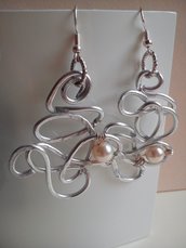 Orecchini in filo di alluminio con perle - Small