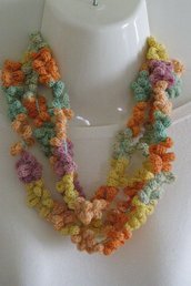 collana arricciata in cotone multicolore