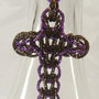 Collana con croce chainmail nero e viola