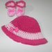 Cappellino + scarpette neonato bimba uncinetto fuxia-rosa lana "Gatto"  