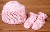 Cappellino e scarpine neonato 