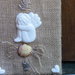quadretto shabby chick creato a mano con gessetti profumati conchiglie e ciondoli argentati