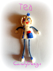 Spilla Ciringhita Tea doll in fimo e cernit