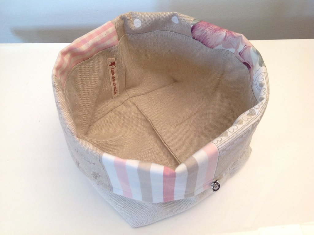 Portapane, Portapane Moderno in Metallo per Bancone della Cucina, Portapane con Capacità Extra Grande per Panificio, Rosso, 42x16,5x24 cm
