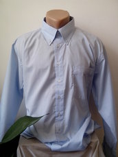 Camicia blu Mens, elegante e raffinato, realizzato in 100% cotone. 