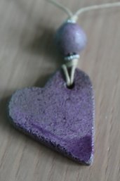 ciondolo "cuore" in ceramica raku viola