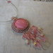 Collana in rosa con la tecnica bead embroidery