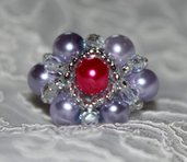 Queen - Anello con perle lilla, perla centrale fucsia e mezzi cristalli bianchi