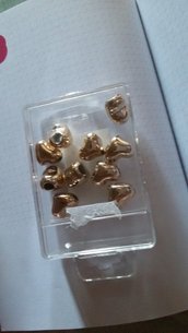 10 Perline a forma di cuore dorata 