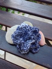 Fermacapelli ad uncinetto in lana e lurex