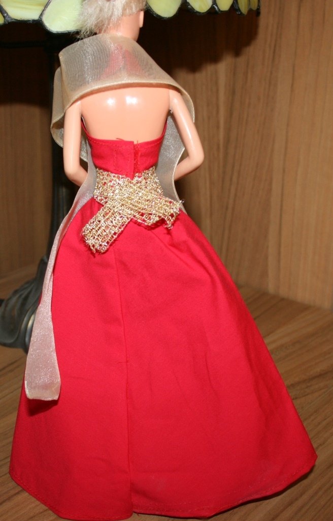 VESTITO ROSSO DA SERA PER BARBIE - Per la casa e per te - Bambole e... | su
