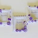 Set 60 cornici di stoffa e feltro con decorazioni 'Farfalline tra i fiori' viola e bianche: bomboniere calamita per bambine romantiche!